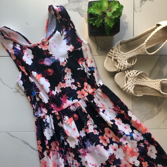 Forever 21 Dresses & Skirts - ✅ 5/$25 SALE Forever 21 Black Pink Floral Dress